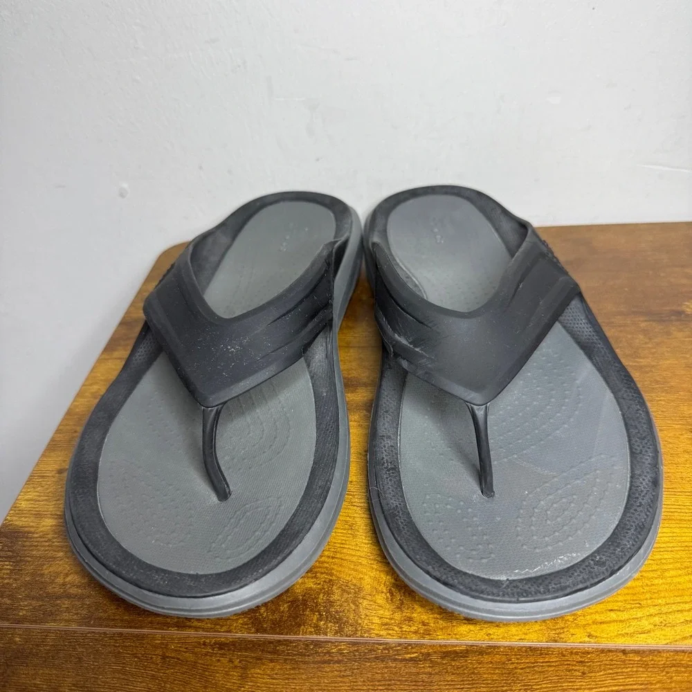 CROCS pre owned